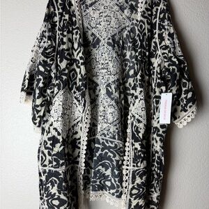 Chic Black and White Lace Cape